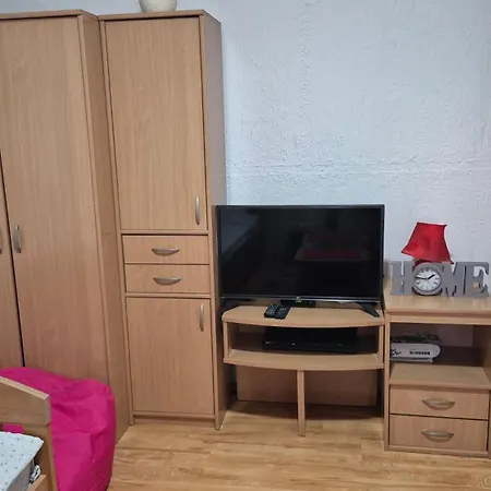 Nikodijevic アパート ヴルシャツ