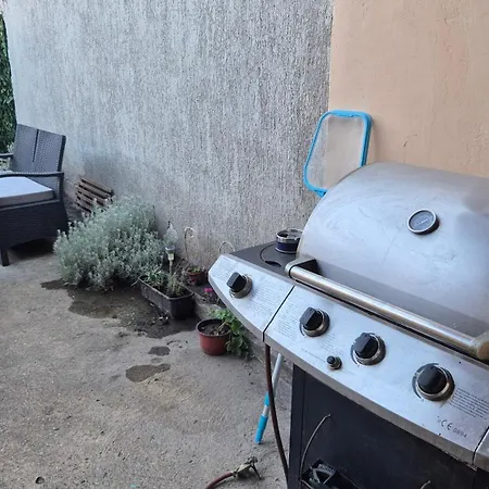 アパート Nikodijevic ヴルシャツ